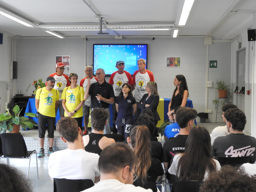 Esercitazione di plogging all’Artom con ASP e l’associazione Lo sport è vita